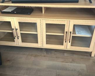 Entertainment center