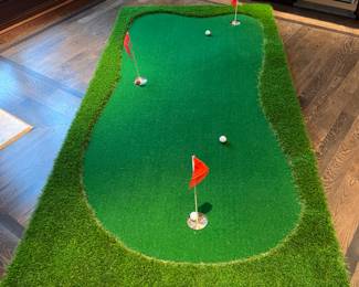 3 hole putting green with contours and turf edge – 9’11” L x 4’11”w