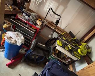 Battery powered tools with batteries