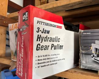 3-Jaw hydraulic puller