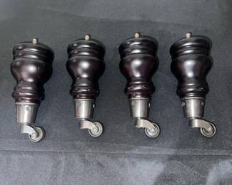 Safavieh Furniture Legs Set with Metal Casters