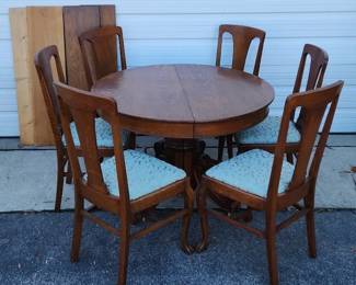 Vintage Table With 6 Chairs