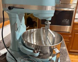 Never used Kitchen Aid mixer