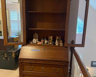 Secretary, misc decor