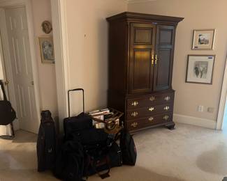 Armoire, luggage, art