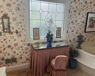 Vanity table, small mirror, misc decor