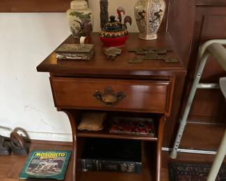 Side Table, Ginger Jars