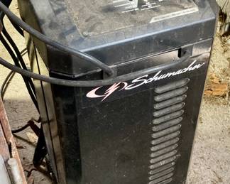 Schumacher Heavy-Duty Built-In Starting Battery Charger