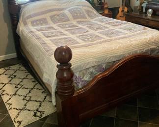 Vintage Four-Poster Queen Bed