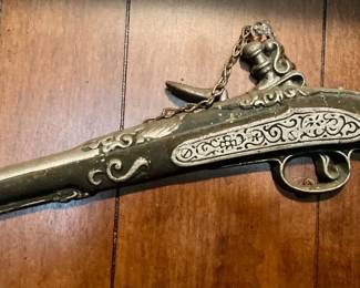 Flintlock Pistol Wall-Decor