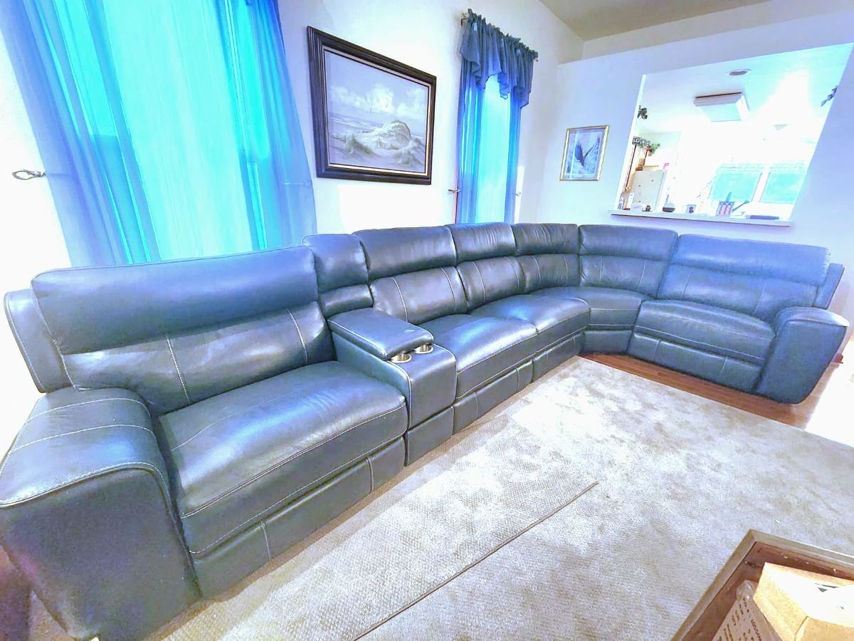 Navy leather power reclining sectional *photo does not show the true deep navy blue color* Sectional is gorgeous!