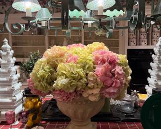 Tulipiere and light fixture!