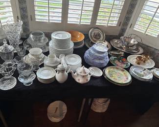 Dishes/ China / Crystal