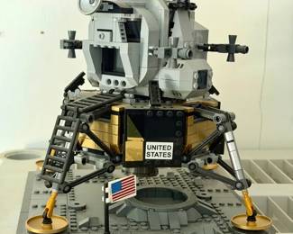 LEGO Creator Expert NASA Apollo 11 Lunar Lander (Set 10266)
