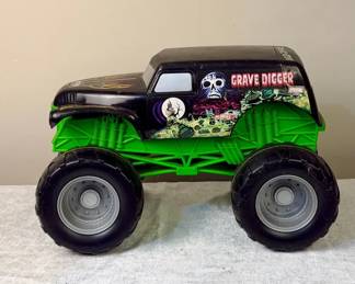 Huge Monster Jam Grave Digger Truck
