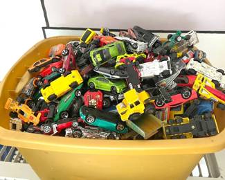 Large Mystery Lot of Metal Hotwheels, Matchbox Cars & More