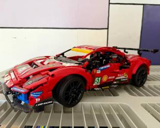 LEGO Technic Ferrari 488 GTE "AF Corse #51"