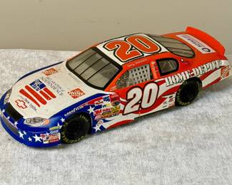 ACTION 2003 TONY STEWART #20 CHEVY HOME DEPOT DECLARATION ROAD TRIP NASCAR 1:18