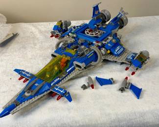 LEGO Benny's Spaceship