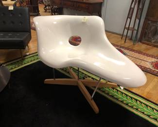 Eames lounge chair reproduction 