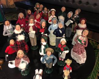 These Byers Choice Xmas figures are new to the gallery this time around 