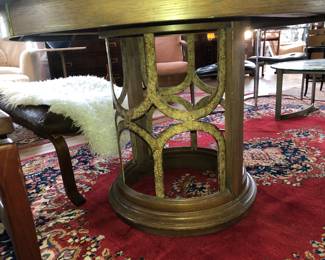 Base of round table with 1 leaf