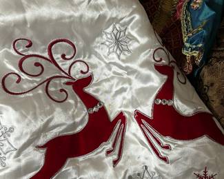 red reindeer Christmas tree scarf