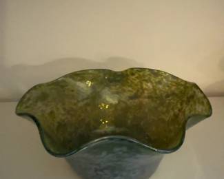 Glen Echo Glassworks Hand-Blown Art Glass Ruffled Bowl Green