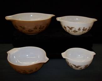 Pyrex Mixing Bowl Set