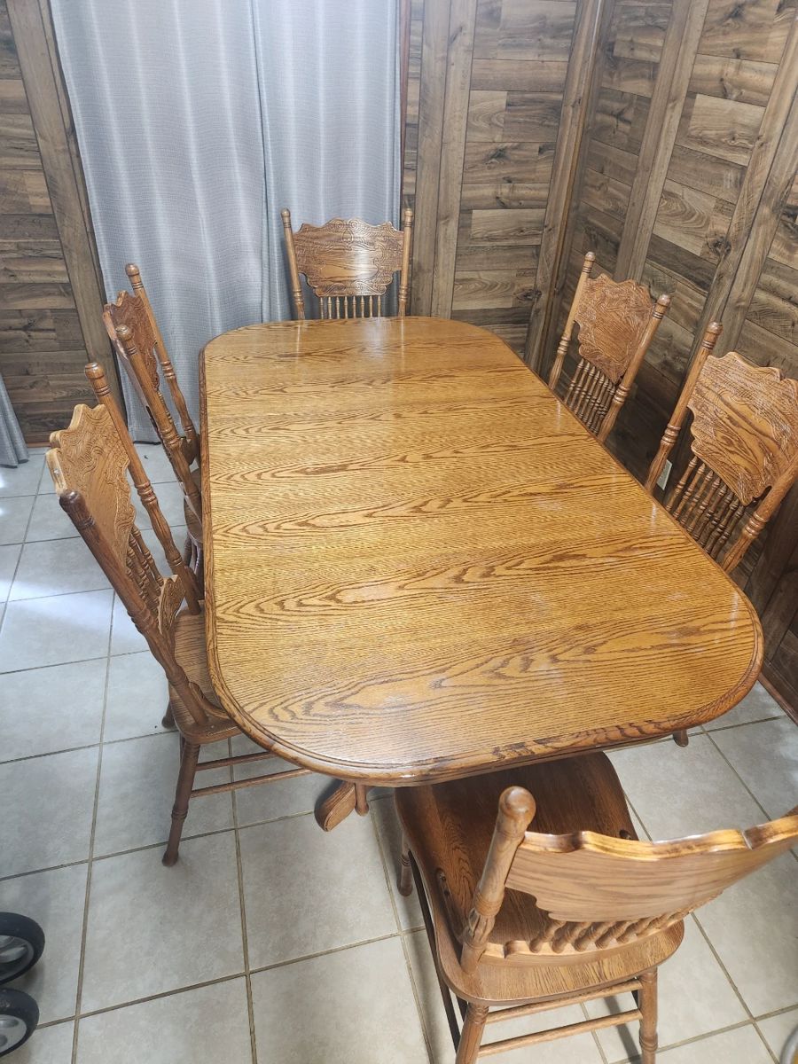 Oak table and 6 chairs