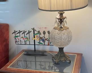 Pair beautiful lamps- 35” & side table-27x21x21