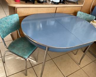 vintages metal blue table-36x48x29, 1 leaf 12” & 4 turquoise metal chairs