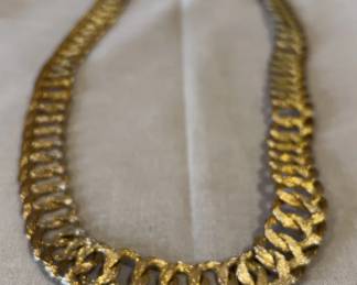 Unique Metal Intertwined Circles Necklace