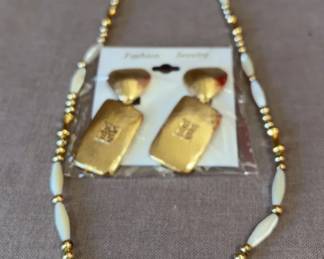 Gold Cream Necklace Earrings Clipon