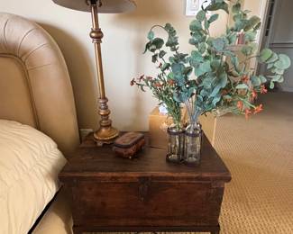Vintage End/night table
