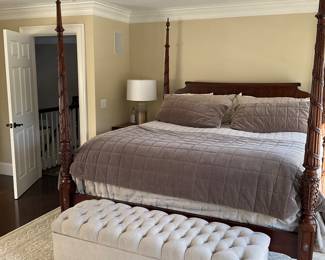 ETHAN ALLEN KING SIZE 4 POSTER BED