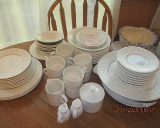 Sakura Oneida dinnerware