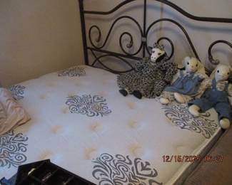 Full size bed set