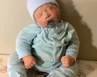 Lee Middleton Original Doll