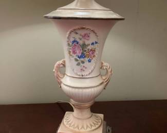 Vintage Urn Shaped Table Lamp