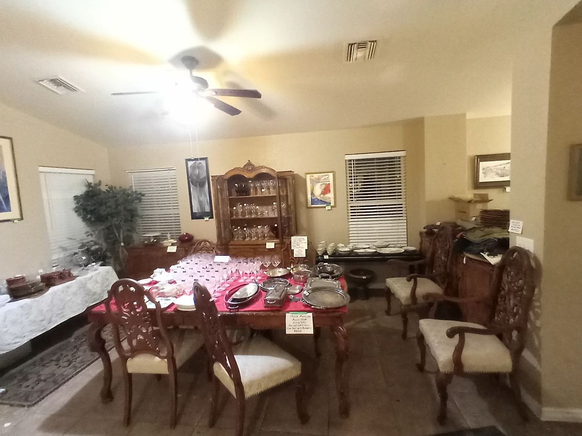 1920s antique, Austrian acacia wood 11 piece Dining Suite