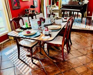 Gorgeous dinning table with chairs