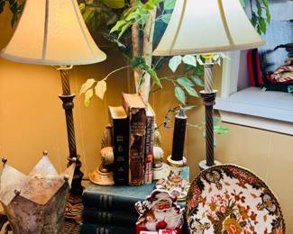 Pair of lamps, bookends, Christmas countdown, nice books, fold away bar table, over 6 ft faux potted palace style ficus tree