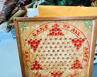 Chinchek-chek chinese checkers