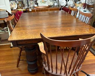 1800’s Oak Table with 4 leaves!