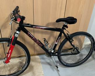 TREK BICYCLE