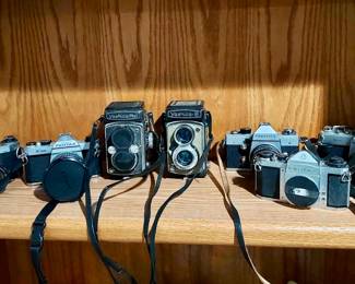 Vintage cameras ( Yashica, Pentax, Mamiya-Sekor and more)