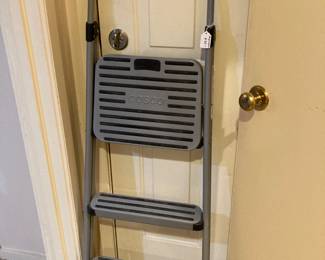Cosco stepladder