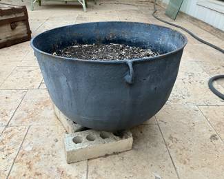 cast iron pot