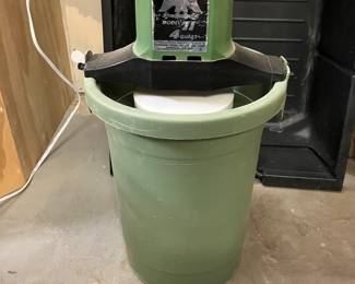 electric ice cream maker